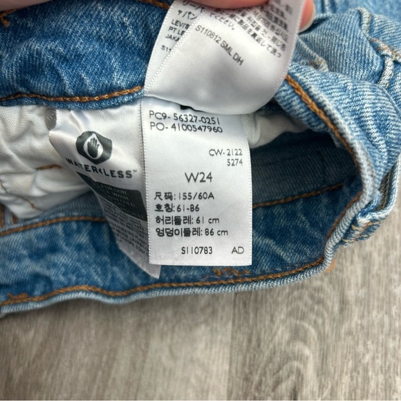 Levi’s 501 Jean Shorts Medium Wash Button Fly Denim Americana Size 24 - Picture 6 of 7